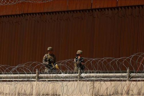 Mỹ lập vùng đệm quân sự mới dọc biên giới với Mexico