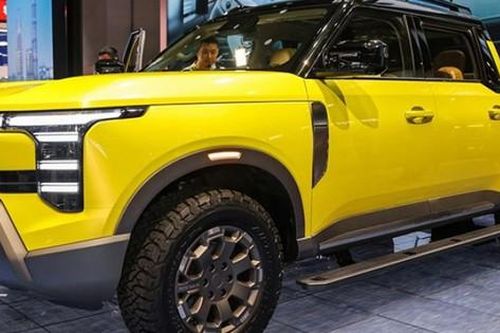 Đây là mẫu xe bán tải trang bị động cơ Hybrid đầu tiên của Nissan