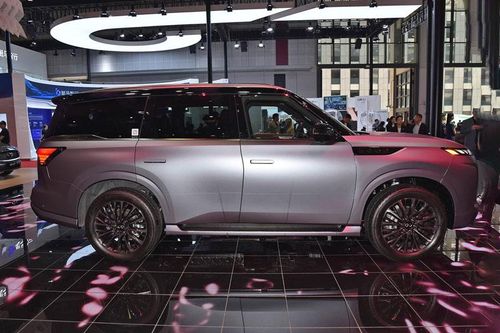 SUV công suất 450 mã lực, nội thất siêu sang, giá gần 4,3 tỷ đồng, 'đe nẹt' Lexus LX, BMW X7