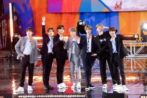 Đài truyền hình Trung Quốc phủ nhận tin mời BTS, SEVENTEEN biểu diễn