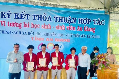 Quỹ Tiếp sức tài năng An Giang: '15 năm biến ước mơ thành hiện thực'