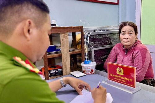 Giả vờ mua vàng để trộm