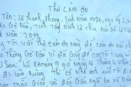 CSGT đưa cháu bé 5 tuổi bị cuốn chân vào bánh xe đạp đi cấp cứu