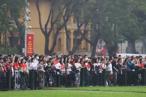 'Bùng nổ' lượng khách du lịch trong kỳ nghỉ lễ