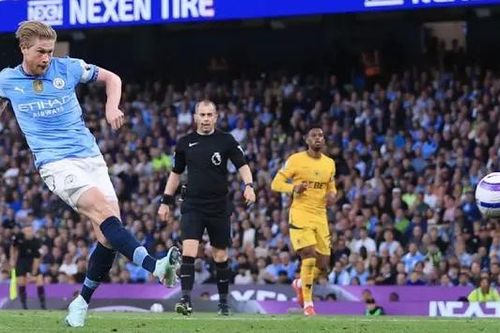 De Bruyne giúp Manchester City vào top 3 Ngoại hạng Anh
