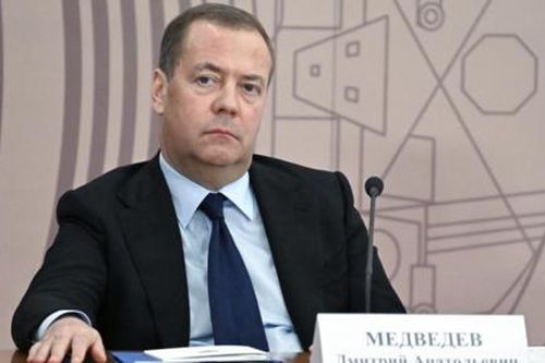 Ông Medvedev cảnh báo sẽ hủy diệt thủ đô Kyiv nếu Ukraine tấn công Nga dịp lễ Chiến thắng