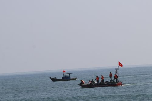 Tìm thấy thi thể thanh niên 16 tuổi chết đuối khi tắm biển ở Quảng Ngãi