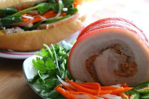 Điểm mặt những thực phẩm dễ gây tăng cân trong bữa tiệc
