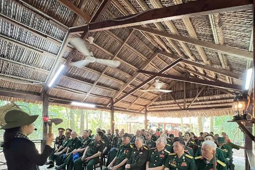 Gần 2 triệu lượt du khách đến TP Hồ Chí Minh dịp lễ 30/4