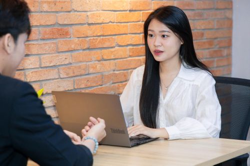 Chi tiền tỷ du học, về nước vẫn vật lộn tìm việc