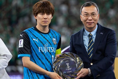 Chủ tịch VFF trao giải tại chung kết AFC Champions League Elite 2024/25
