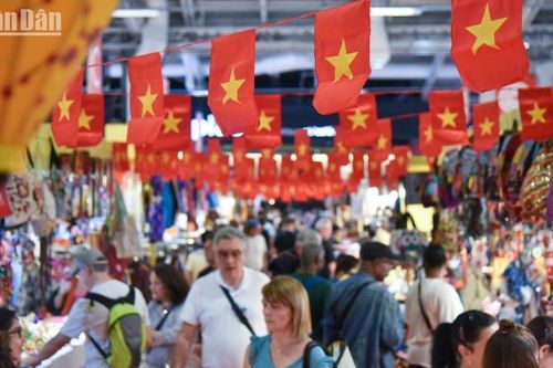 Việt Nam tỏa sáng tại Hội chợ quốc tế Paris 2025 với sắc màu văn hóa và ẩm thực