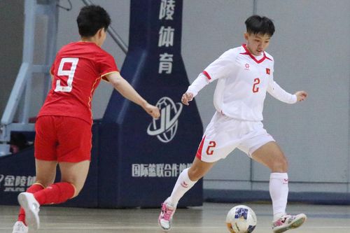 Đội tuyển futsal nữ Việt Nam thua Trung Quốc trên loạt luân lưu