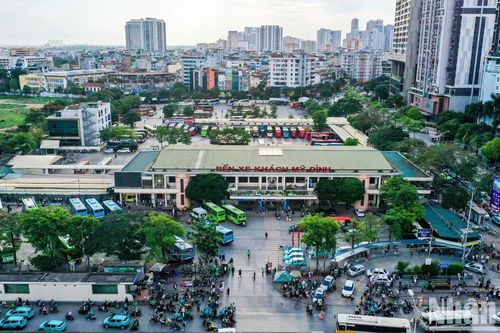 Bến xe bắt đầu đông đúc đón dòng người trở lại Thủ đô sau 5 ngày nghỉ lễ