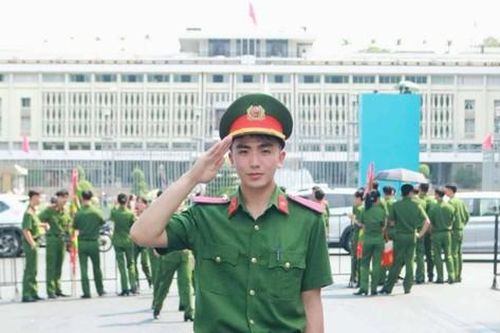 Nam sinh Học viện Cảnh sát Nhân dân và khoảnh khắc không quên tại Lễ Kỷ niệm 50 năm thống nhất đất nước