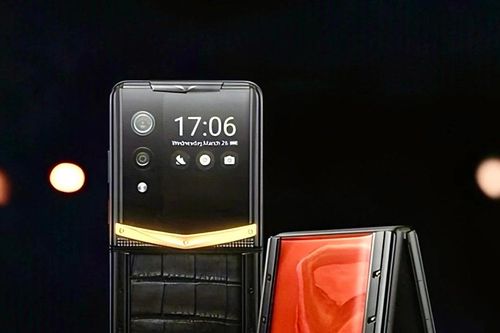 Vertu Quantum Flip với 3 'tấm lá chắn' bảo mật