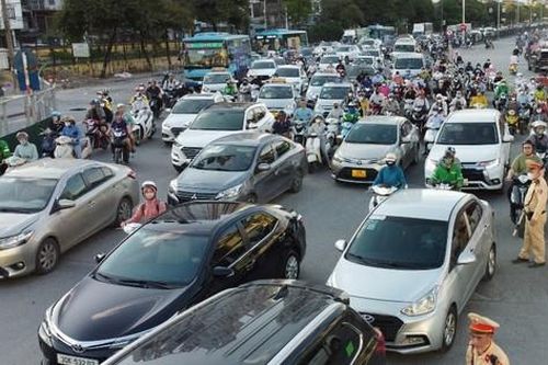 CSGT lên 'kịch bản' chống ùn tắc xe về nội thành Hà Nội