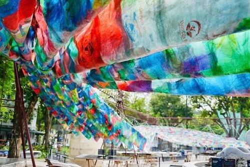 Độc đáo không gian nghệ thuật làm từ vật liệu tái chế ở Hà Nội