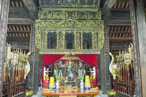 Chiêm ngưỡng báu vật hơn 300 năm được chạm khắc gỗ độc nhất vô nhị ở Bắc Giang