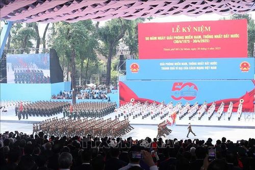 Nổi bật tuần qua: Trang trọng Lễ diễu binh, diễu hành Kỷ niệm 50 năm Ngày giải phóng miền Nam, thống nhất đất nước