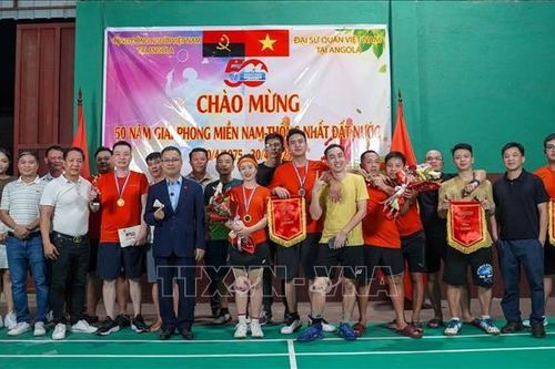 Tăng cường gắn kết cộng đồng người Việt tại Angola