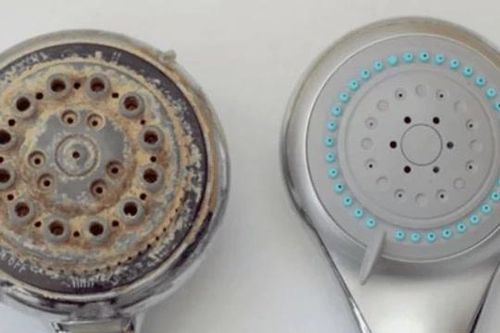 Vòi sen chảy yếu, bám cặn? 3 mẹo đơn giản giúp đánh bay gỉ sét, phục hồi tia nước mạnh mẽ như mới