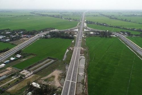 Không khí khẩn trương trên các công trình trọng điểm dịp nghỉ lễ