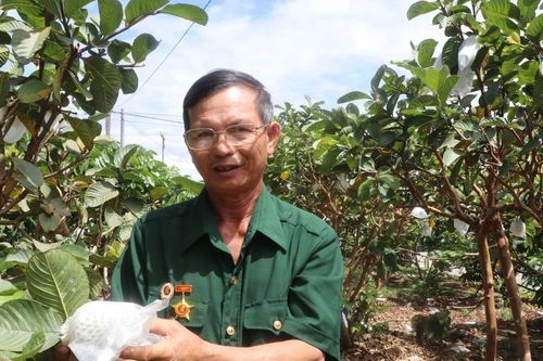 Cựu chiến binh Nguyễn Văn Khởi nêu gương sáng học tập và làm theo Bác