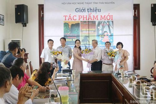 50 năm - Một mùa văn chương đầy hương sắc