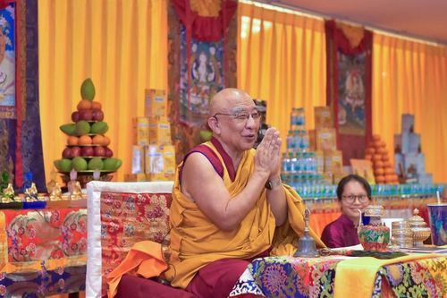 Hàng trăm Phật tử về chùa Thảo Đường (Q.6) dự pháp hội quán đảnh Đức Phật Dược Sư