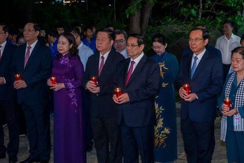 50 năm giải phóng, Côn Đảo rực sáng đêm tri ân