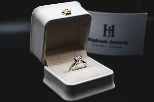 Giữ 'hồn' thủ công, phát triển cùng công nghệ hiện đại