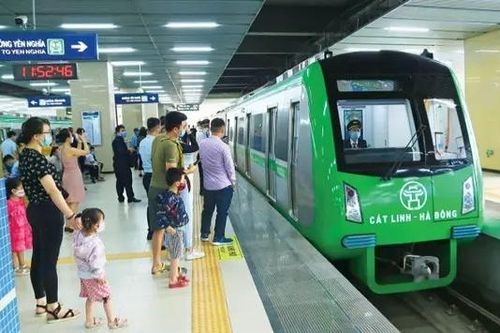 Gần 160.000 lượt khách đi metro Hà Nội trong dịp nghỉ lễ