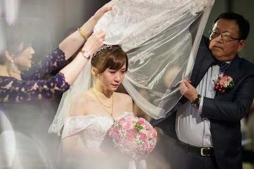 Cưới chồng hơn 33 tuổi, có 2 con riêng, cô gái khẳng định: 'Tôi cưới anh ấy vì yêu và chưa bao giờ hối hận'