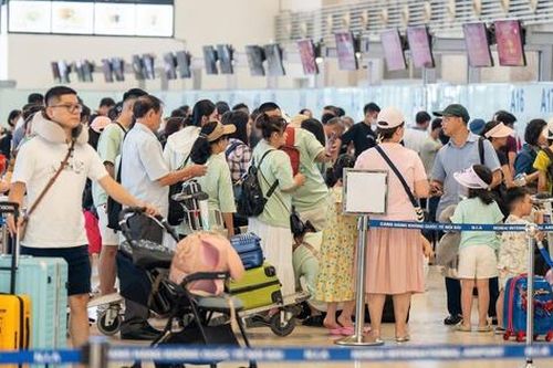 Hai sân bay lớn nhất cả nước khai thác hơn 1.300 chuyến bay ngày cuối kỳ nghỉ lễ
