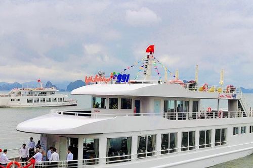 Quảng Ninh: Khai trương hải trình du lịch khám phá vẻ đẹp vịnh Bái Tử Long