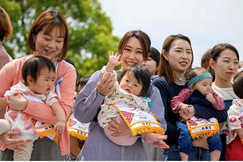 Trẻ em Nhật Bản từ 14 tuổi trở xuống chỉ chiếm khoảng 12% dân số