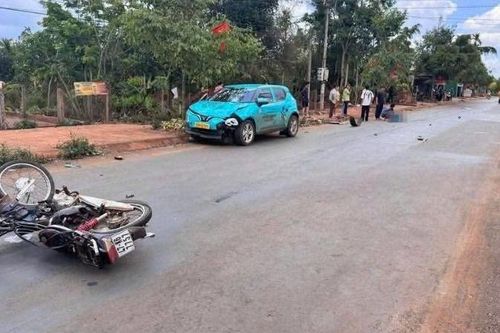 Đắk Lắk: Va chạm giữa xe taxi điện và xe mô-tô khiến một người tử vong