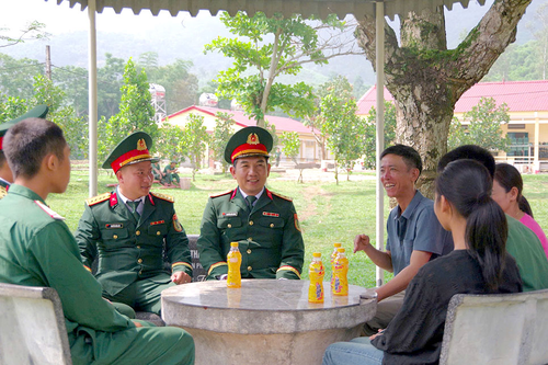 Dấu mốc thiêng liêng, tô thắm cờ truyền thống