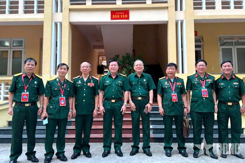 Vượt sông phát triển tiến công