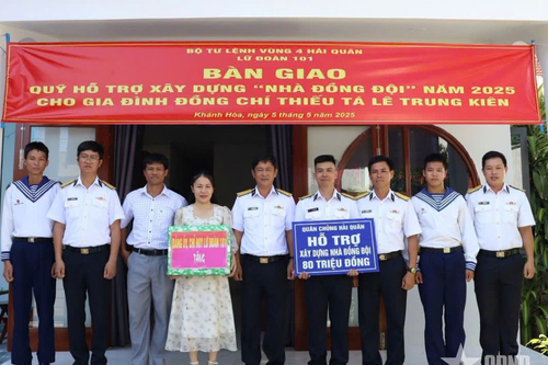 Trao nhà đồng đội tặng quân nhân có hoàn cảnh khó khăn
