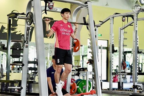 Viktor Lê, Văn Hậu được gia hạn hợp đồng