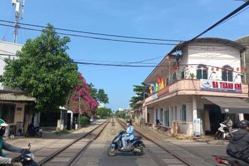 Liên tiếp 2 vụ 'đá bay' lên tàu