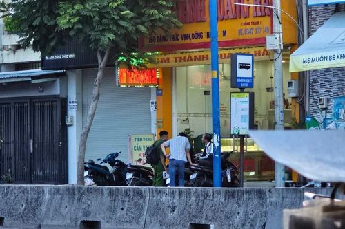 Bắt 2 nghi phạm cướp tiệm vàng ở TPHCM