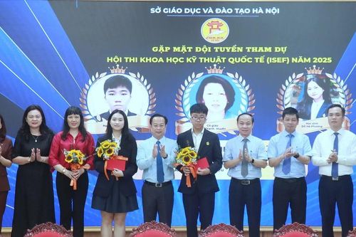 Hà Nội: Gặp mặt, động viên học sinh dự thi khoa học kỹ thuật quốc tế