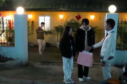 Cha tôi người ở lại tập 34: Quyên gọi điện cầu cứu con trai