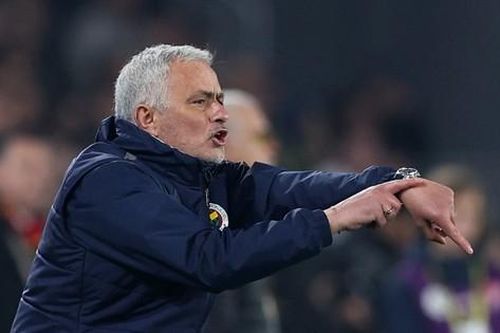 Mourinho bị Solskjaer phá tan mộng đăng quang