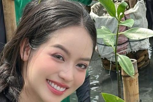 Thanh Thủy xuất hiện sau nhập viện