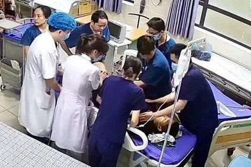 Vụ hành hung cô giáo, y bác sĩ: Nỗi đau không của riêng nạn nhân