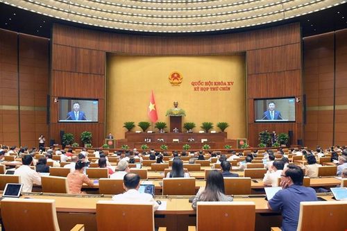 Chính phủ đề xuất dành thêm 54.000 tỷ đồng cho tinh gọn bộ máy, miễn học phí